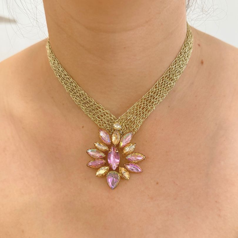 Parure collier doré fleurs pierres