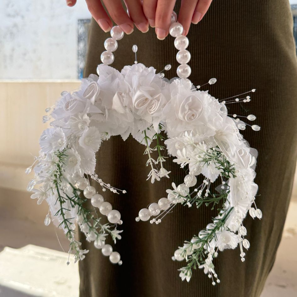 Bouquet de fleur pour festival couleur blanc