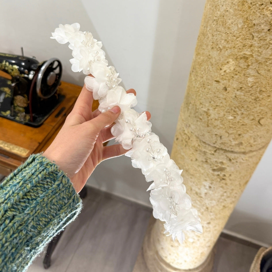 Broche de Mariage Blanche Florale en Tissu Artisanale