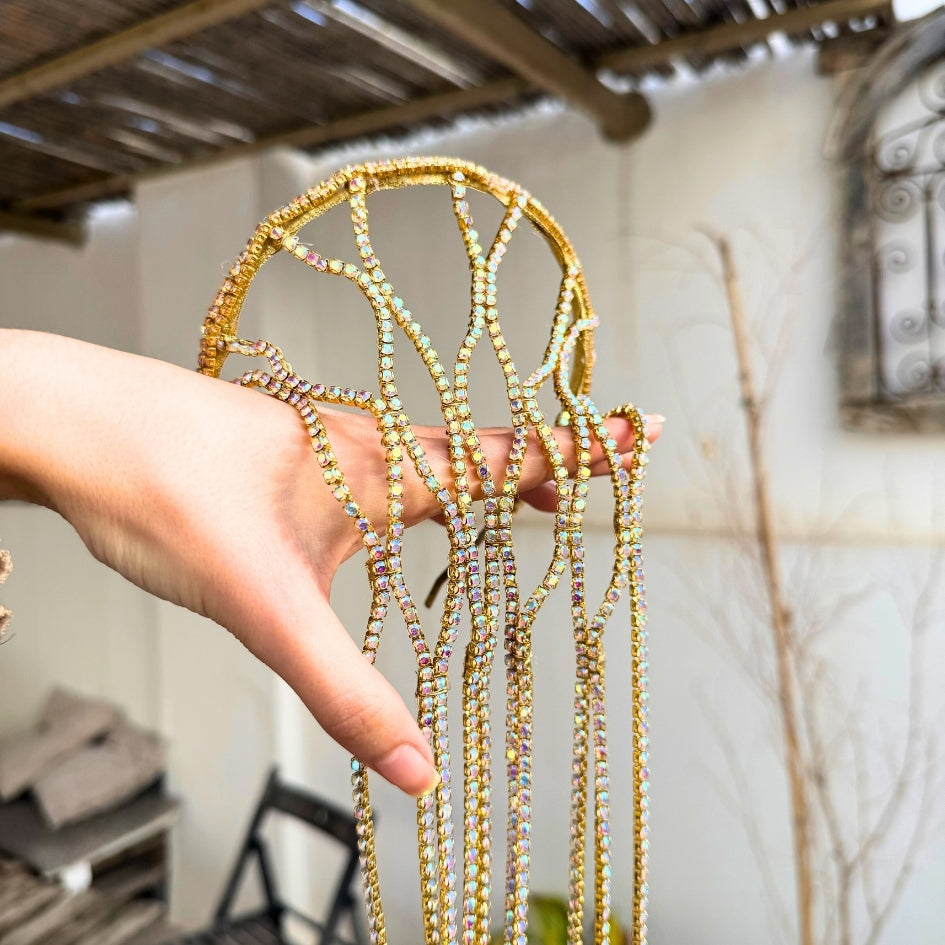 Accessoire Festif en Cristaux Dorés - Idéal pour Tenues de Soirée