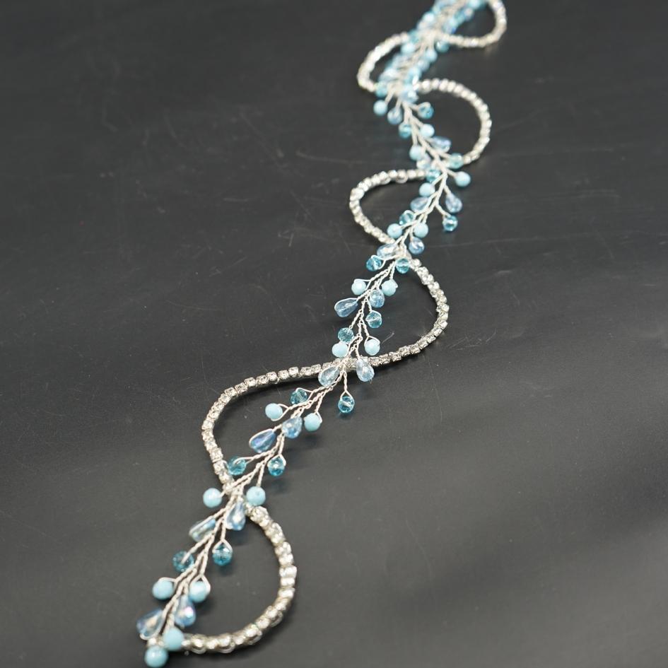 Broche de Mariage Turquoise Ondulée en Cristaux Artisanale