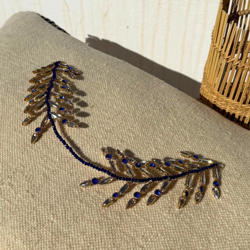 Broche de Mariage Bleu Profond Feuillage en Cristaux Artisanale