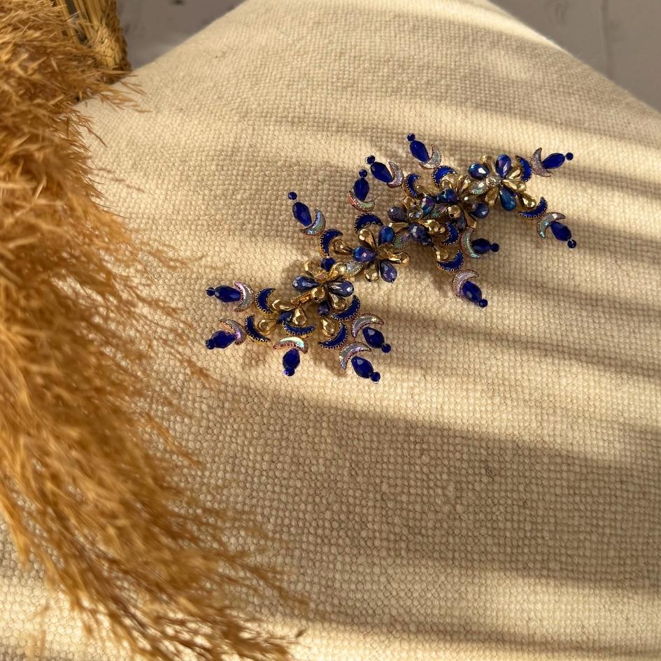 Broche florale bleu et doré