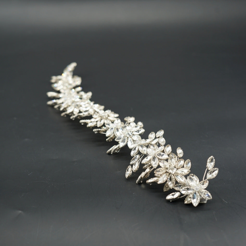 Broche florale argentée mariage élégante
