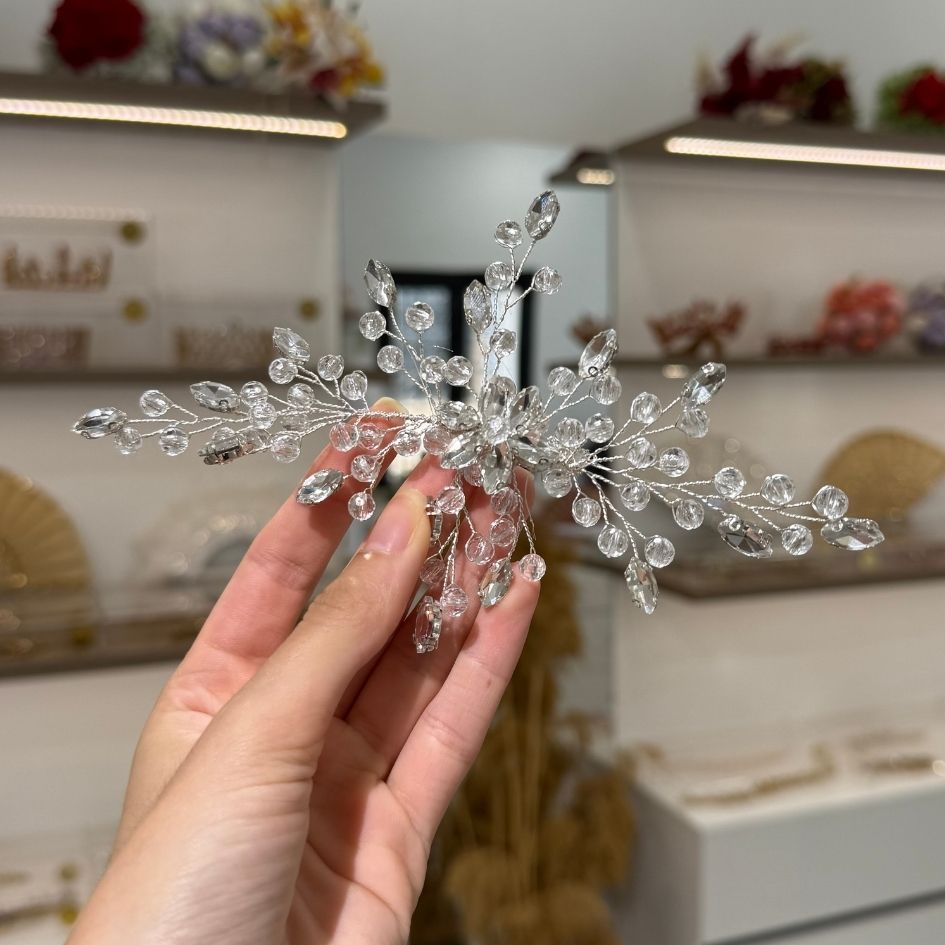 Accessoire cheveux argenté cristaux mariage