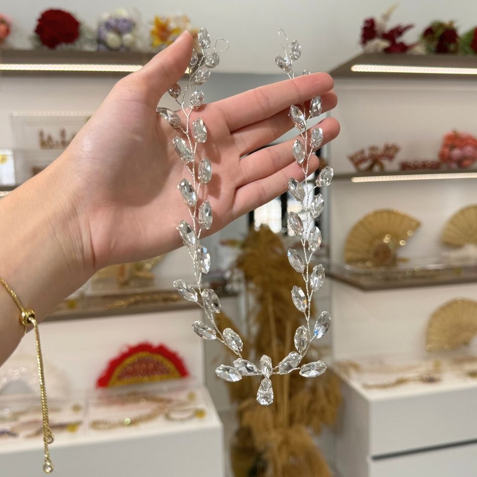 Bijou de cheveux mariage argenté avec cristaux – Branche de cheveux élégante