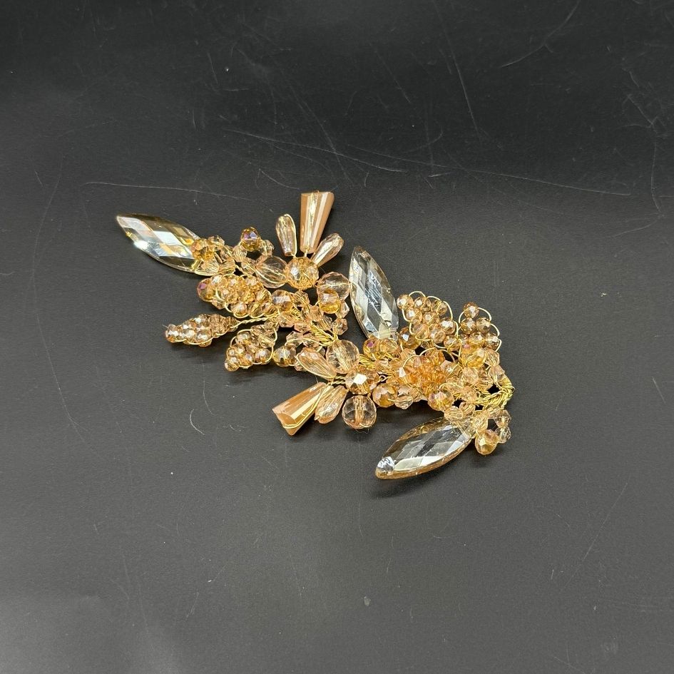 Broche Dorée Cristaux Élégance Florale Femme