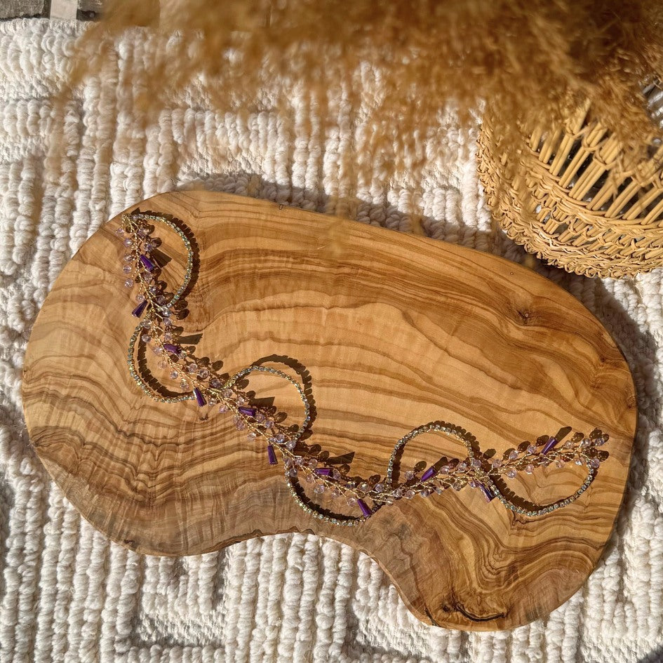 Broche de Mariage Mauve et Dorée Ondulée en Cristaux Artisanale