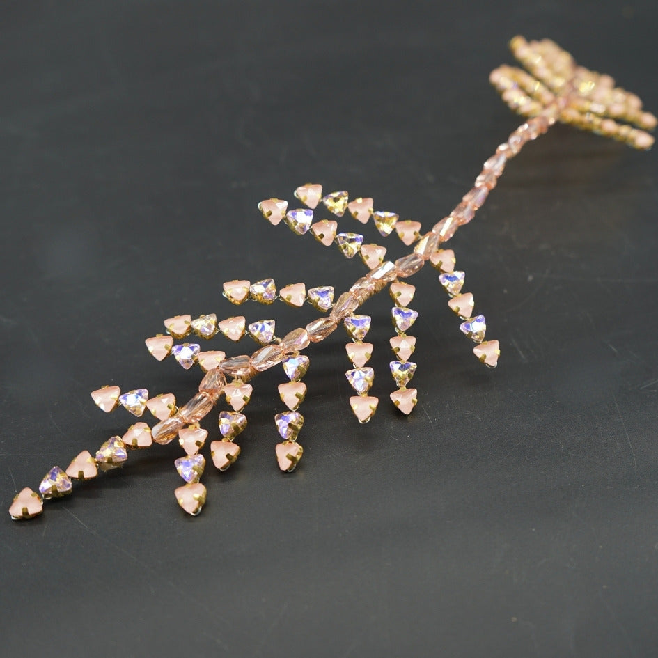 Broche de Mariage Dorée Feuillage en Cristaux Irisés Artisanale