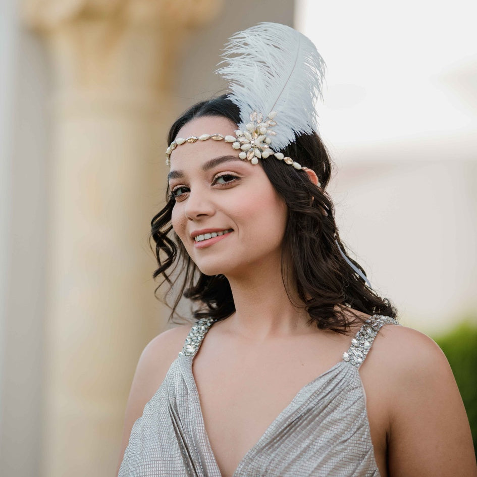 Bandeau Charleston Années 20 avec Plume Blanche et Perles