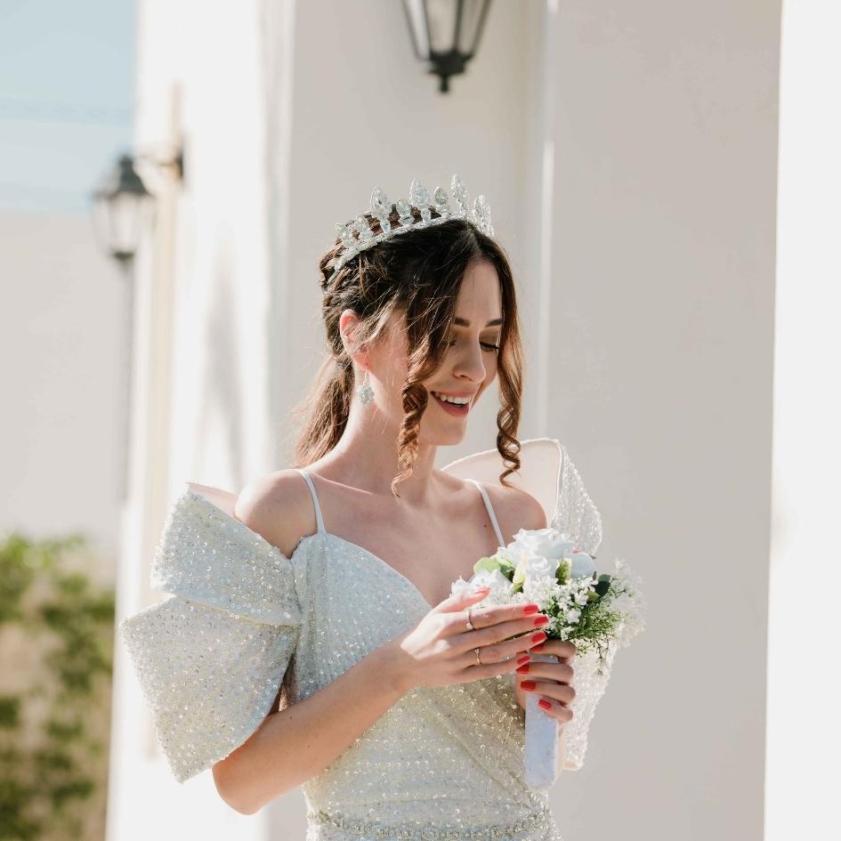 Couronne de mariage modelé royale couleur blanc