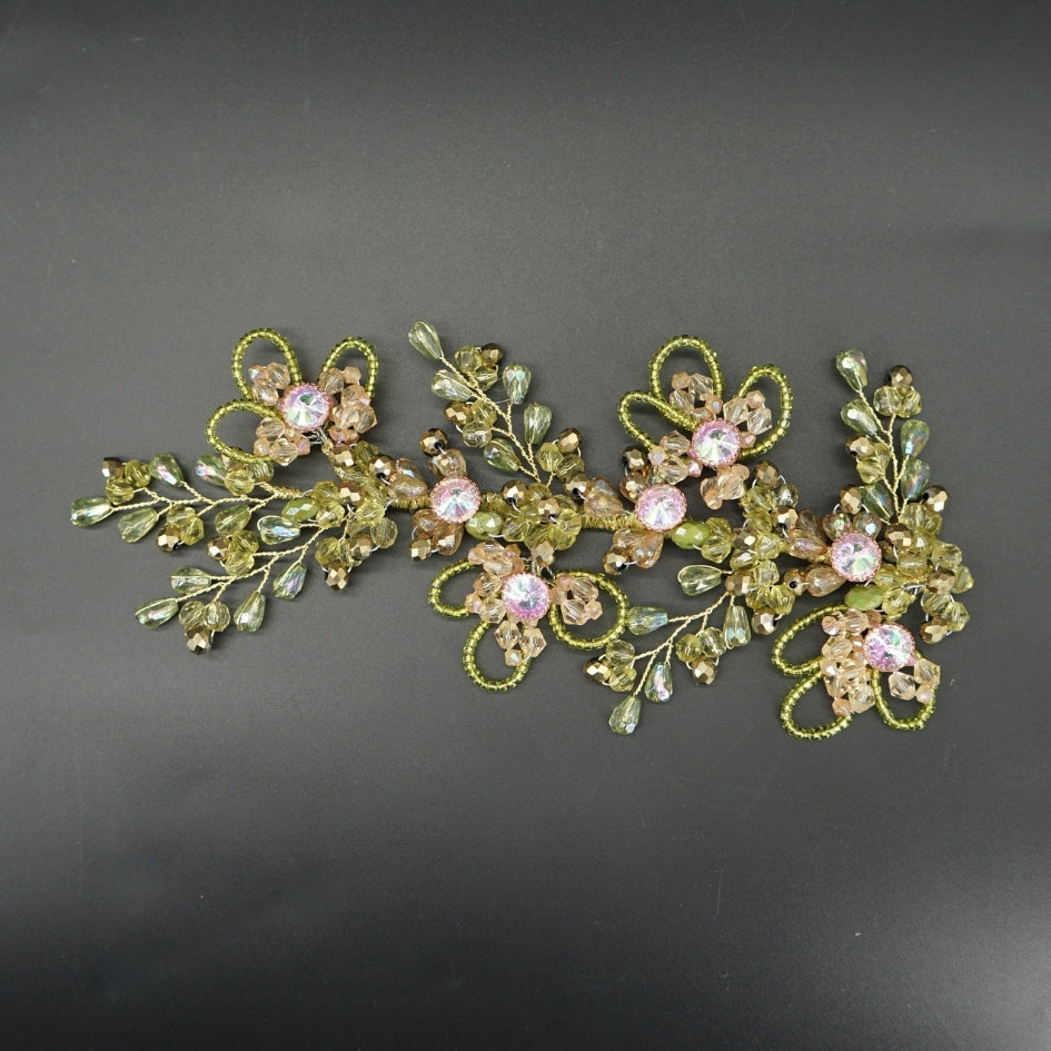 Bijou de cheveux vert doré – Fleurs et éclats nacrés