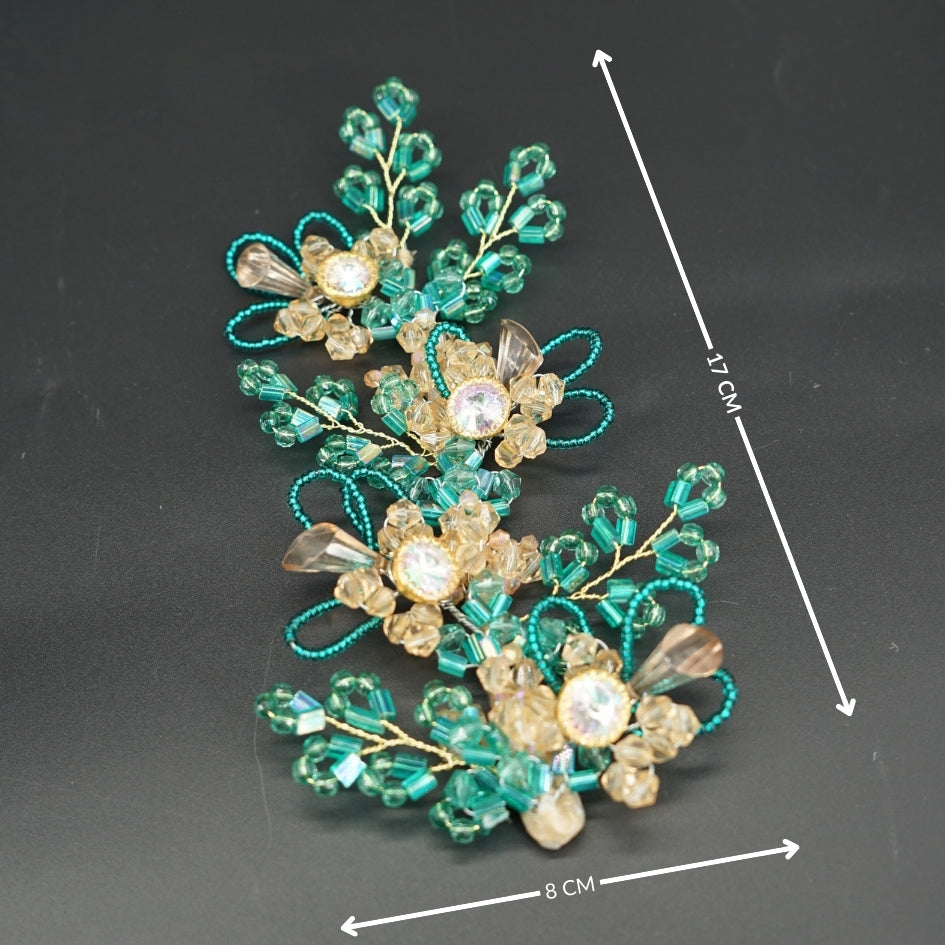 Bijou de cheveux vert doré – Fleurs et éclats nacrés