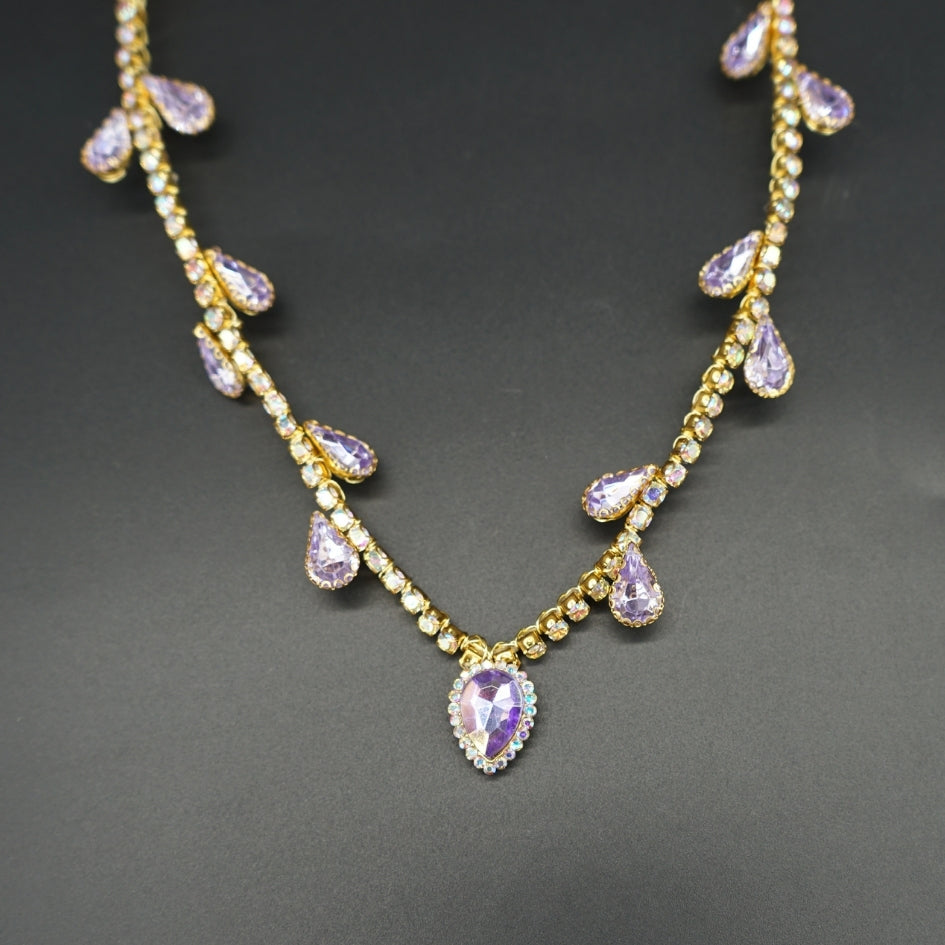 Bijou de tête violet pour mariée élégante style royal