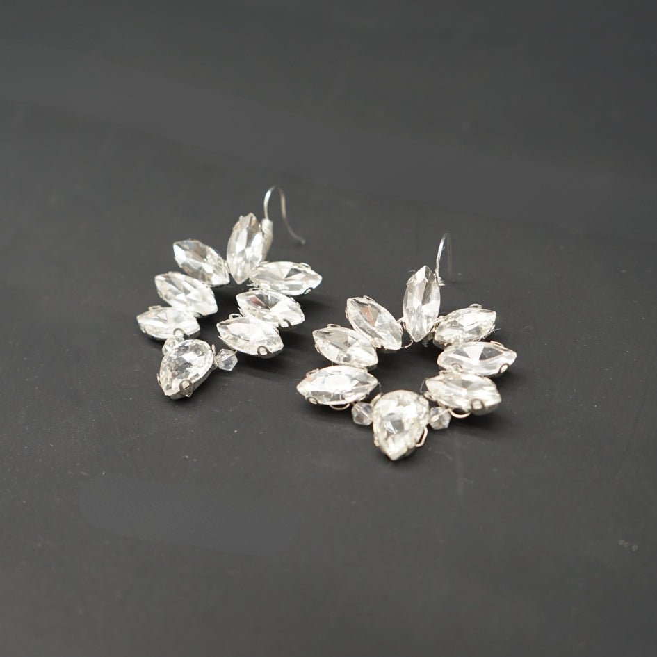 Boucle d'oreille couleur blanche pour mariage