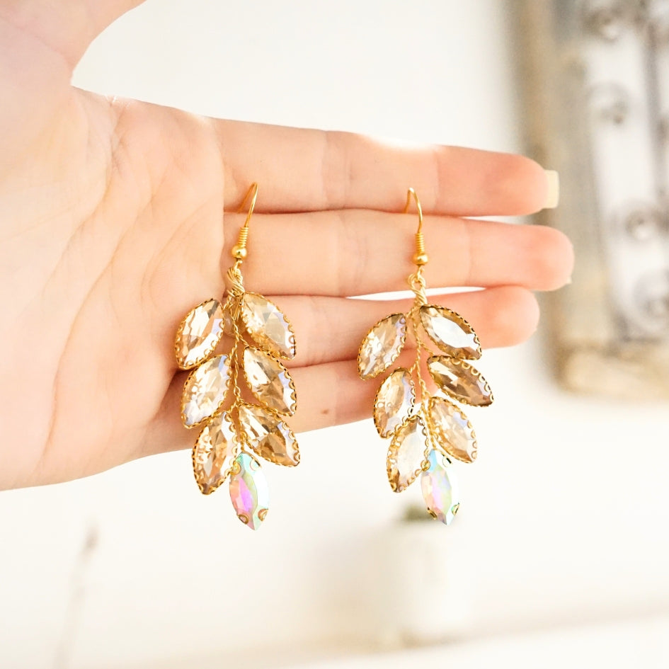 Boucle d'oreille d'orée de mariage modelé feuille