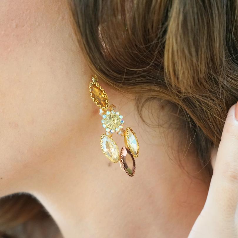 Boucles d'oreilles de mariée dorée, longues boucles d'oreilles de mariée, boucles d'oreilles de mariage, boucles d'oreilles en cristal, boucles d'oreilles marron, boucles d'oreilles délicates