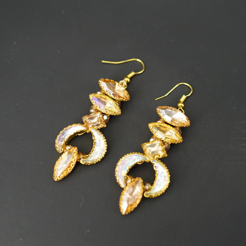 Boucles d'oreilles de mariée dorée forme de lune, boucles d'oreilles de mariée, boucles d'oreilles de mariage, boucles d'oreilles en cristal, boucles d'oreilles délicates