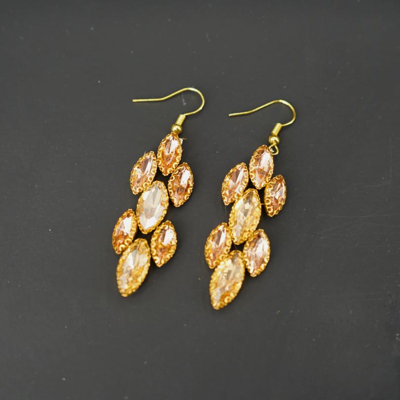 Boucles d'oreilles de mariée, accessoires mariée, boucles d'oreilles de mariée, boucles d'oreilles de mariage, boucles d'oreilles en cristal, boucles d'oreilles délicates