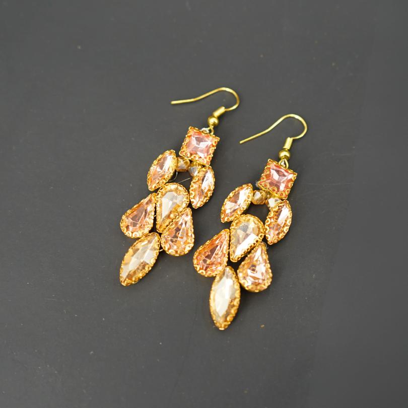 Boucles d'oreilles de mariée dorée, accessoires mariée, boucles d'oreilles de mariée, boucles d'oreilles de mariage, boucles d'oreilles en cristal, boucles d'oreilles délicates