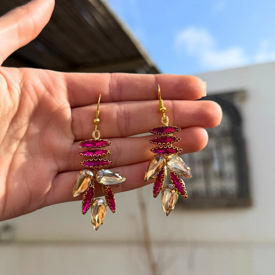 Boucles d’Oreilles Pendantes avec Strass Roses et Dorés - Bijoux de Soirée Élégants