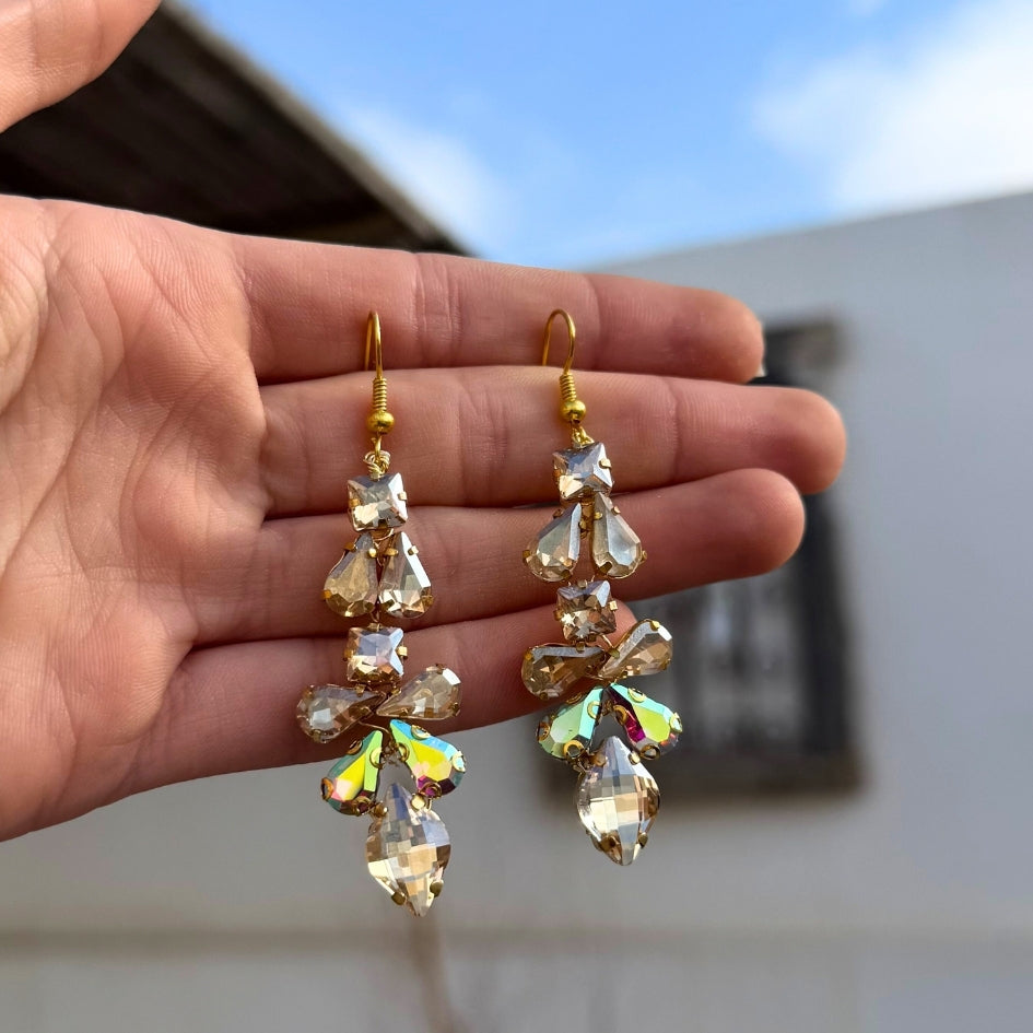 Boucles d'oreilles longues en cristal brillant – Accessoire chic et glamour
