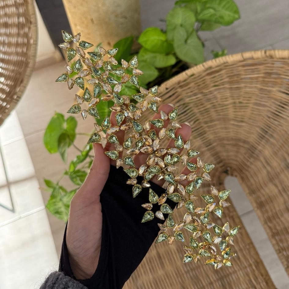 Broche Feuillage Doré et Cristaux Verts