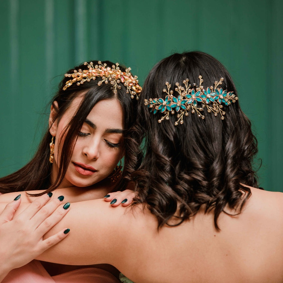 Broche à cheveux avec fleurs en cristaux bleus