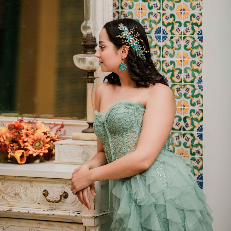 Broche à cheveux avec fleurs en cristaux bleus