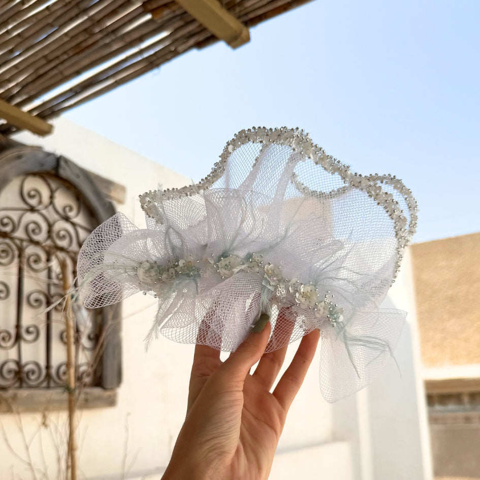 Broche de cheveux en tulle et perles mariage