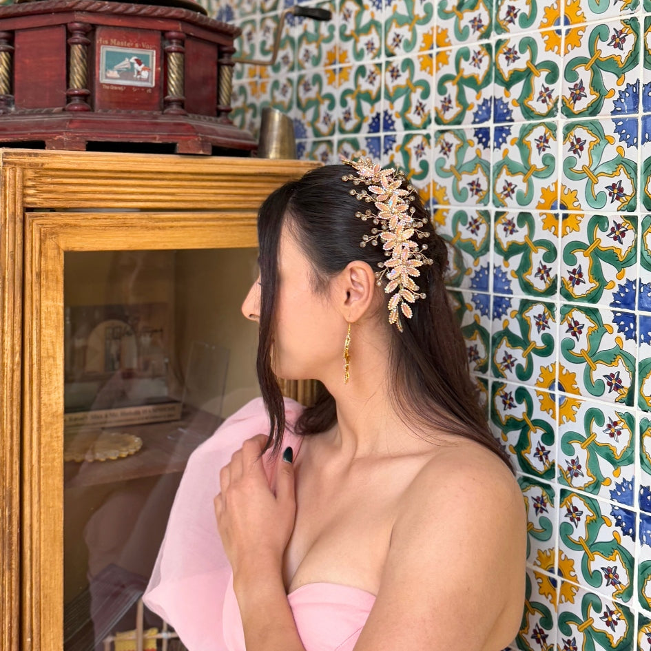 Broche de cheveux mariage couleur saumon et doré