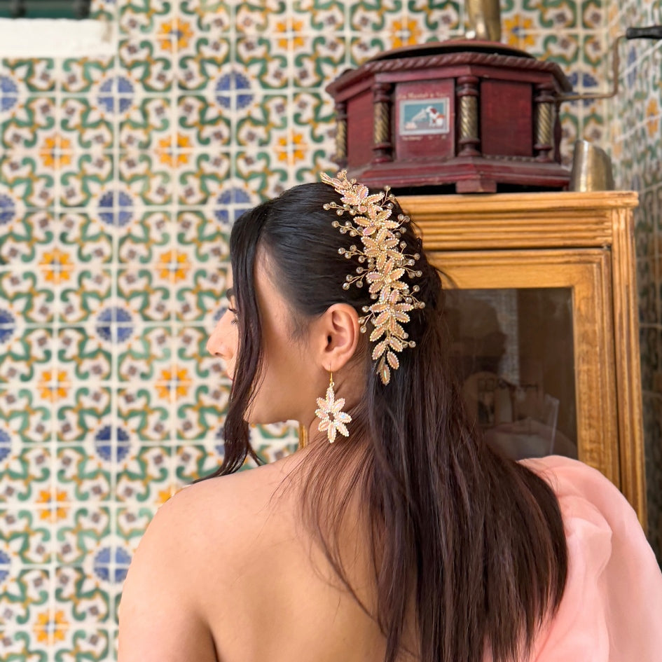 Broche de cheveux mariage couleur saumon et doré
