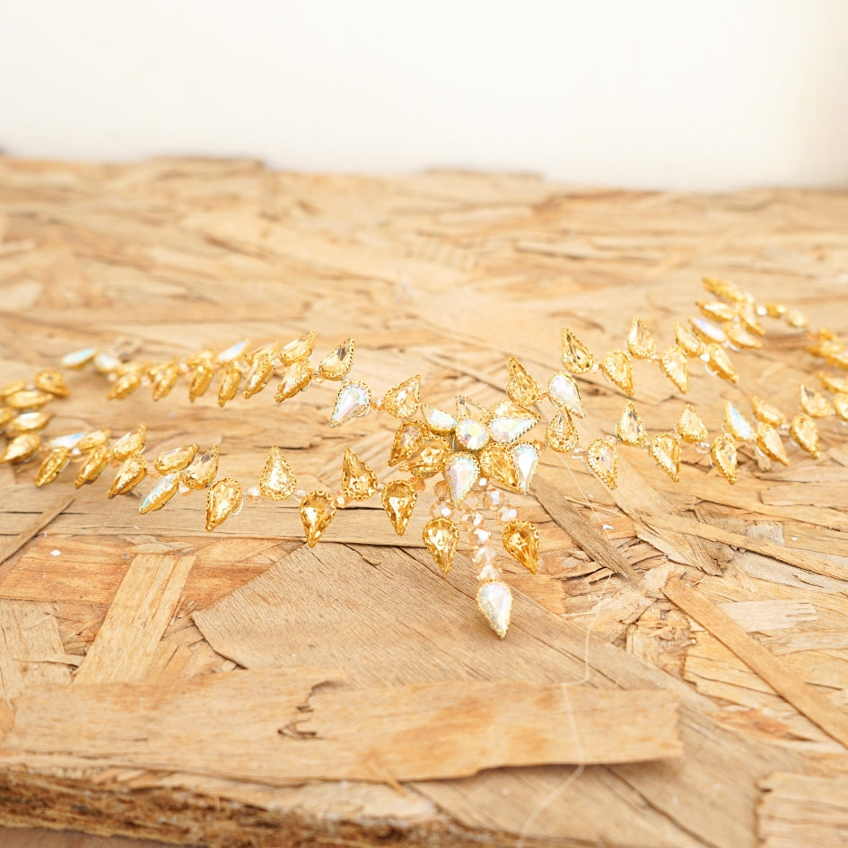 Broche dorée de cheveux pour mariage modelé fleur