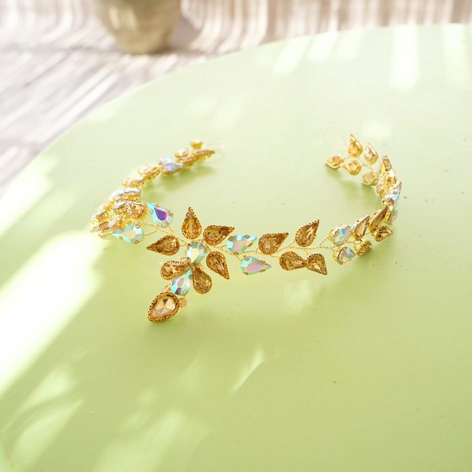 Broche dorée pour mariage modelé fleur