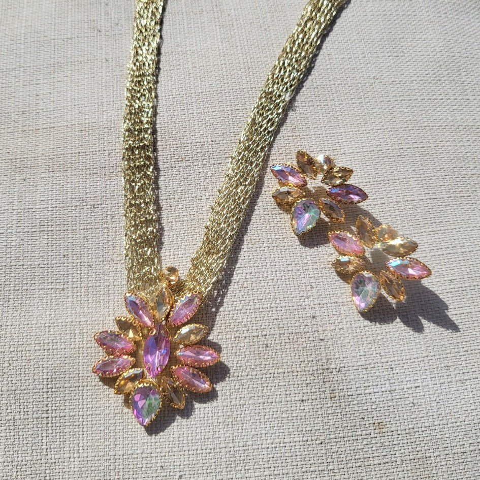 Parure collier doré fleurs pierres