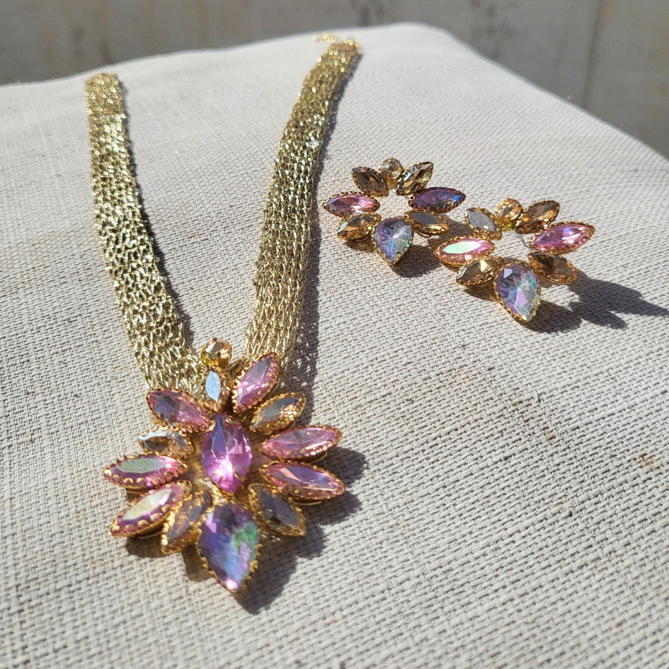Parure collier doré fleurs pierres