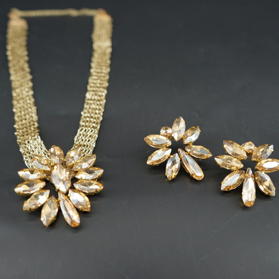Parure collier doré fleurs cristaux