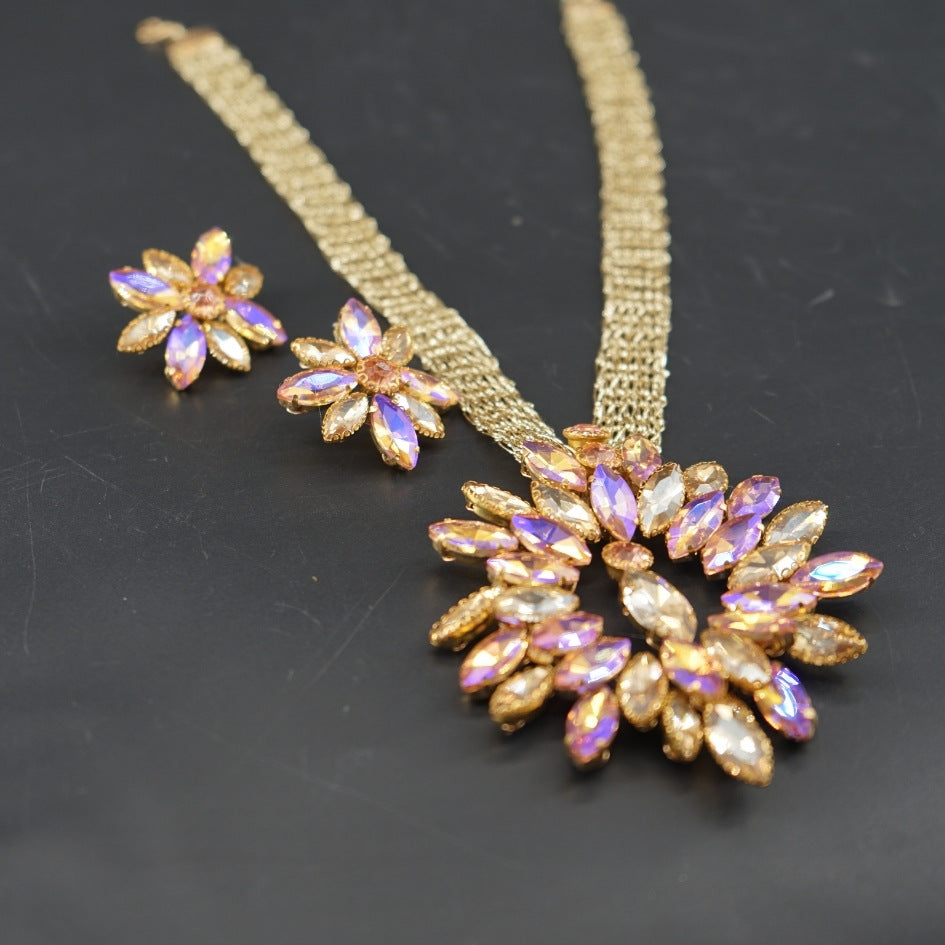 Collier doré violet cristaux floral luxe