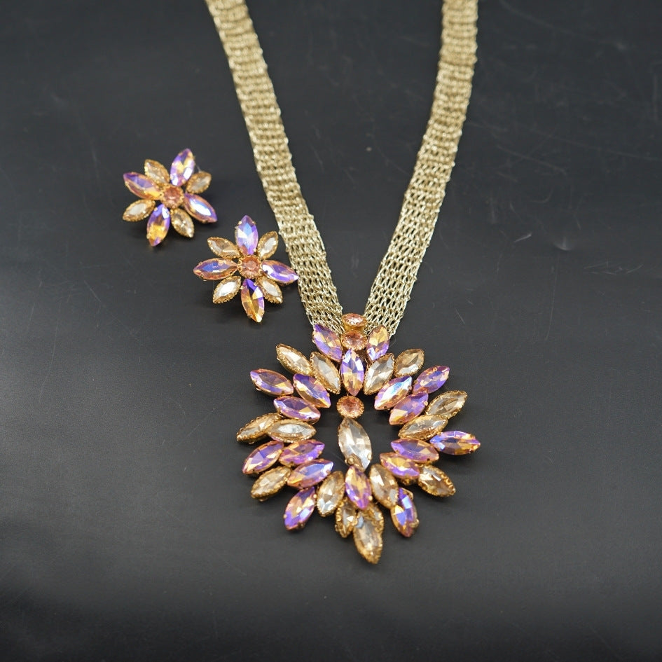 Collier doré violet cristaux floral luxe