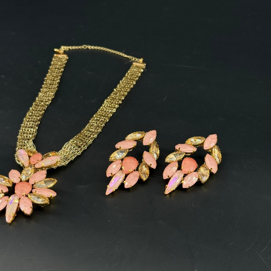 Collier rose doré cristaux floral