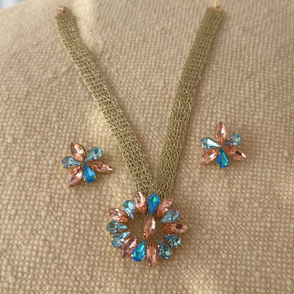 Collier doré cristaux bleu & champagne élégant