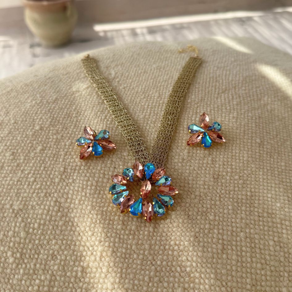 Collier doré cristaux bleu & champagne élégant