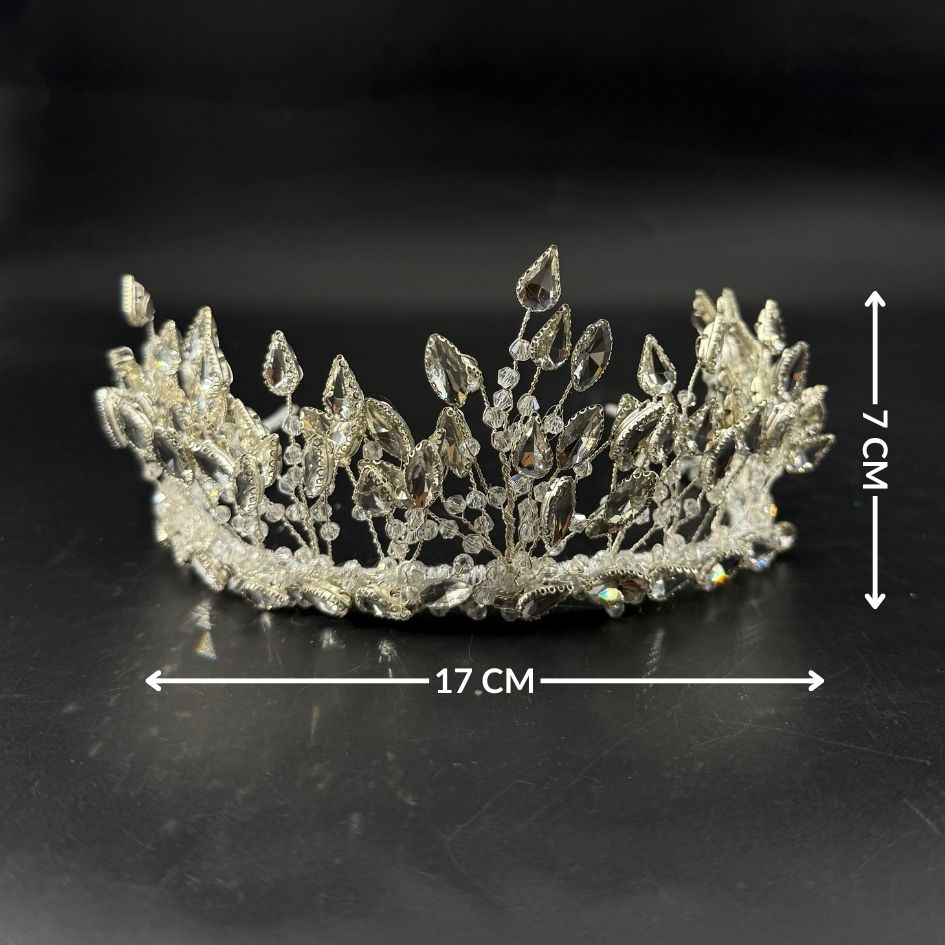Parure couronne et boucles d’oreilles argentées avec cristaux