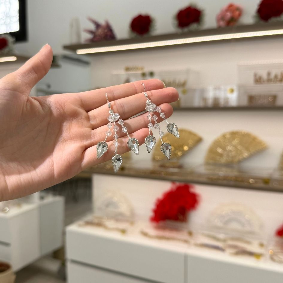 Parure couronne et boucles d’oreilles argentées avec cristaux