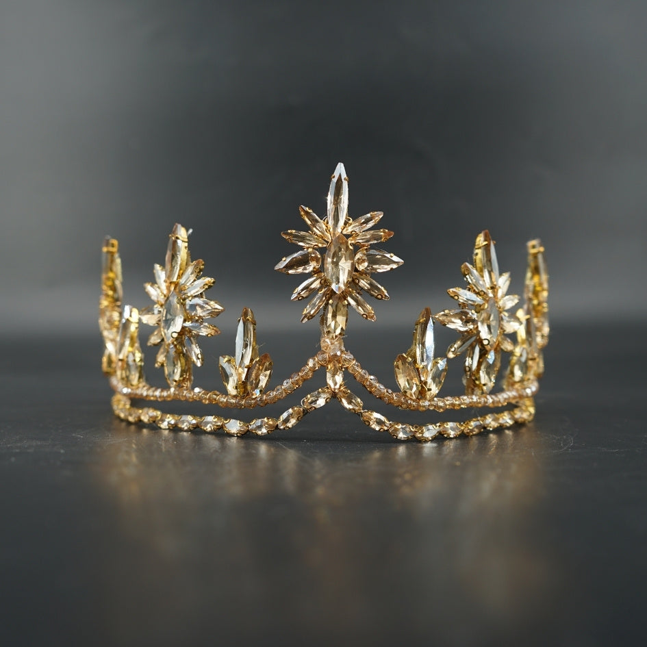 Couronne dorée de mariage en cristal