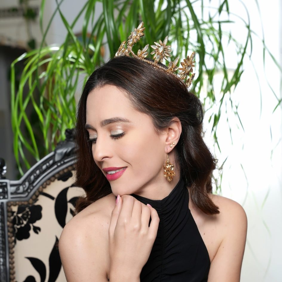 Couronne dorée de mariage en cristal