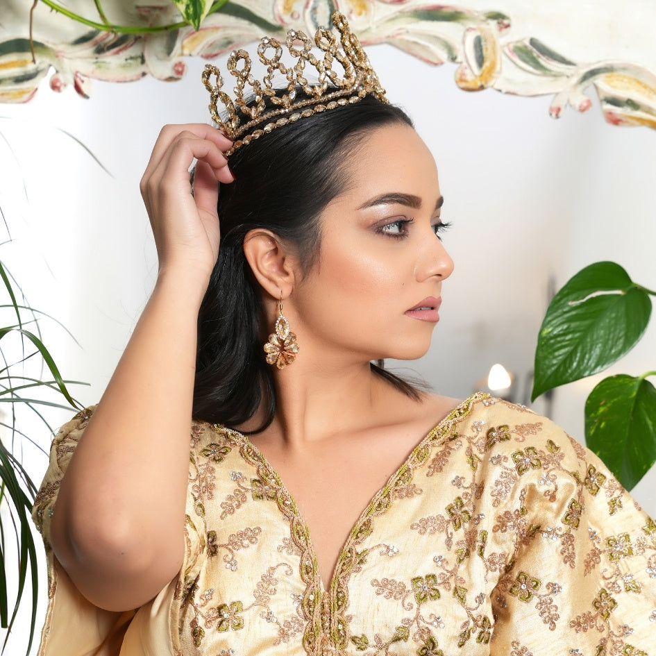 Couronne de mariage dorée à motifs ovales