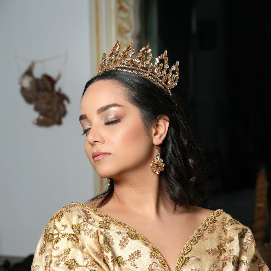 Couronne de mariage dorée à motif feuillage