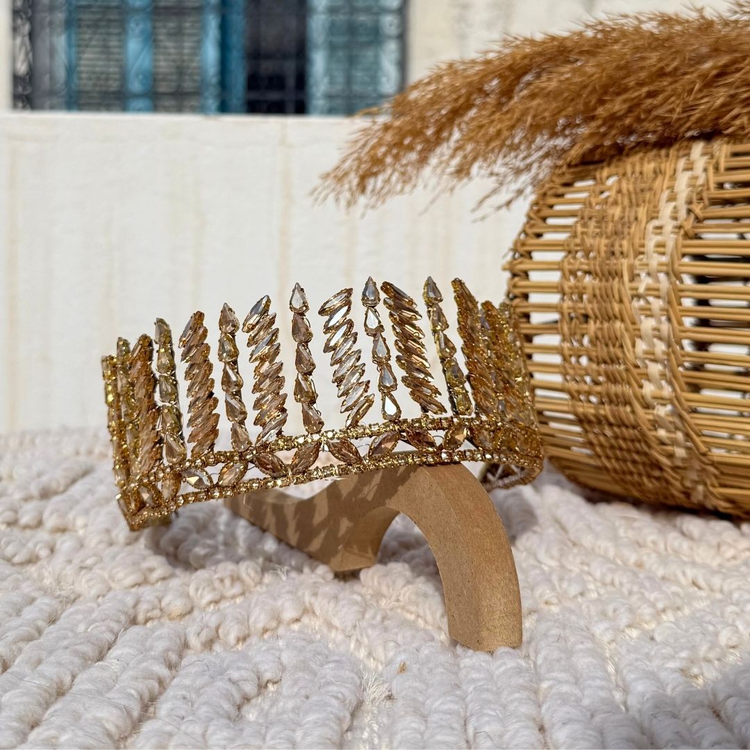 Couronne de mariée dorée à feuilles cristallisées