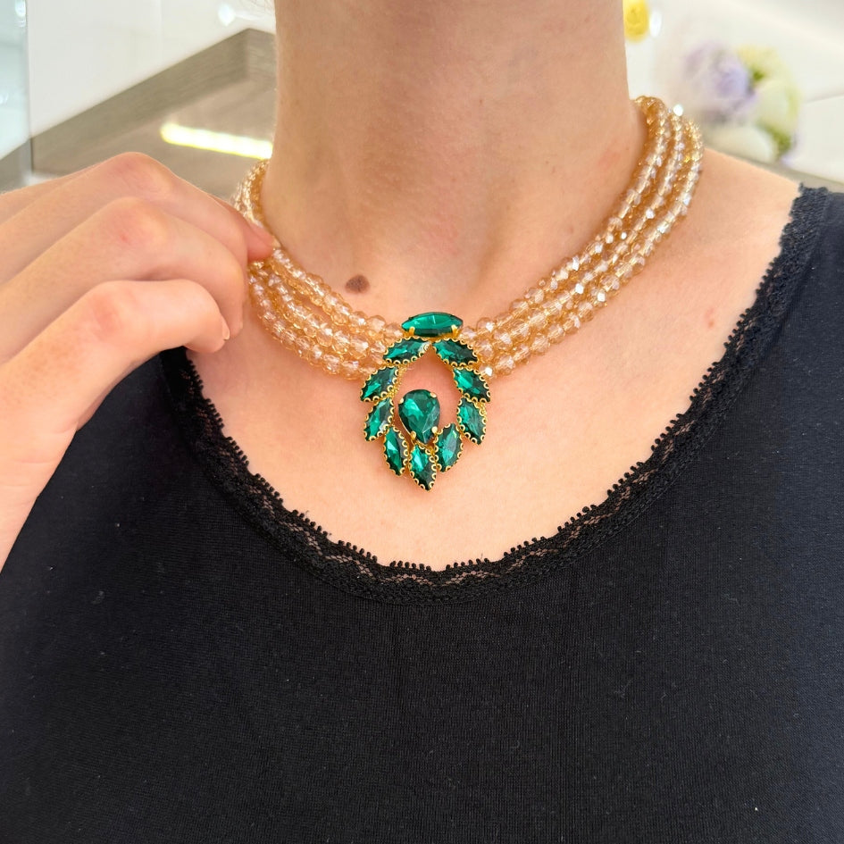 Collier et boucles d’oreilles en perles et cristaux scintillants doré et verte